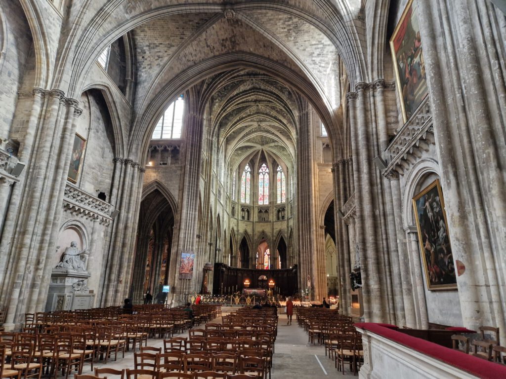 Cathedral St. André binnen